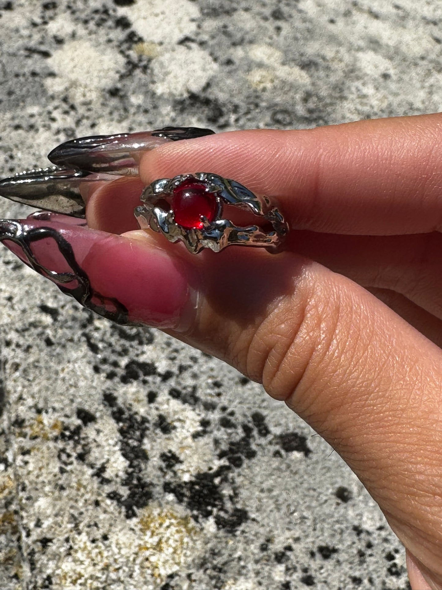 Ignis Vein Ring